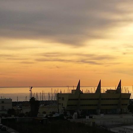 Grande, Vista Mare A 2 Passi Dalla Spiaggia Lido di Ostia Dış mekan fotoğraf